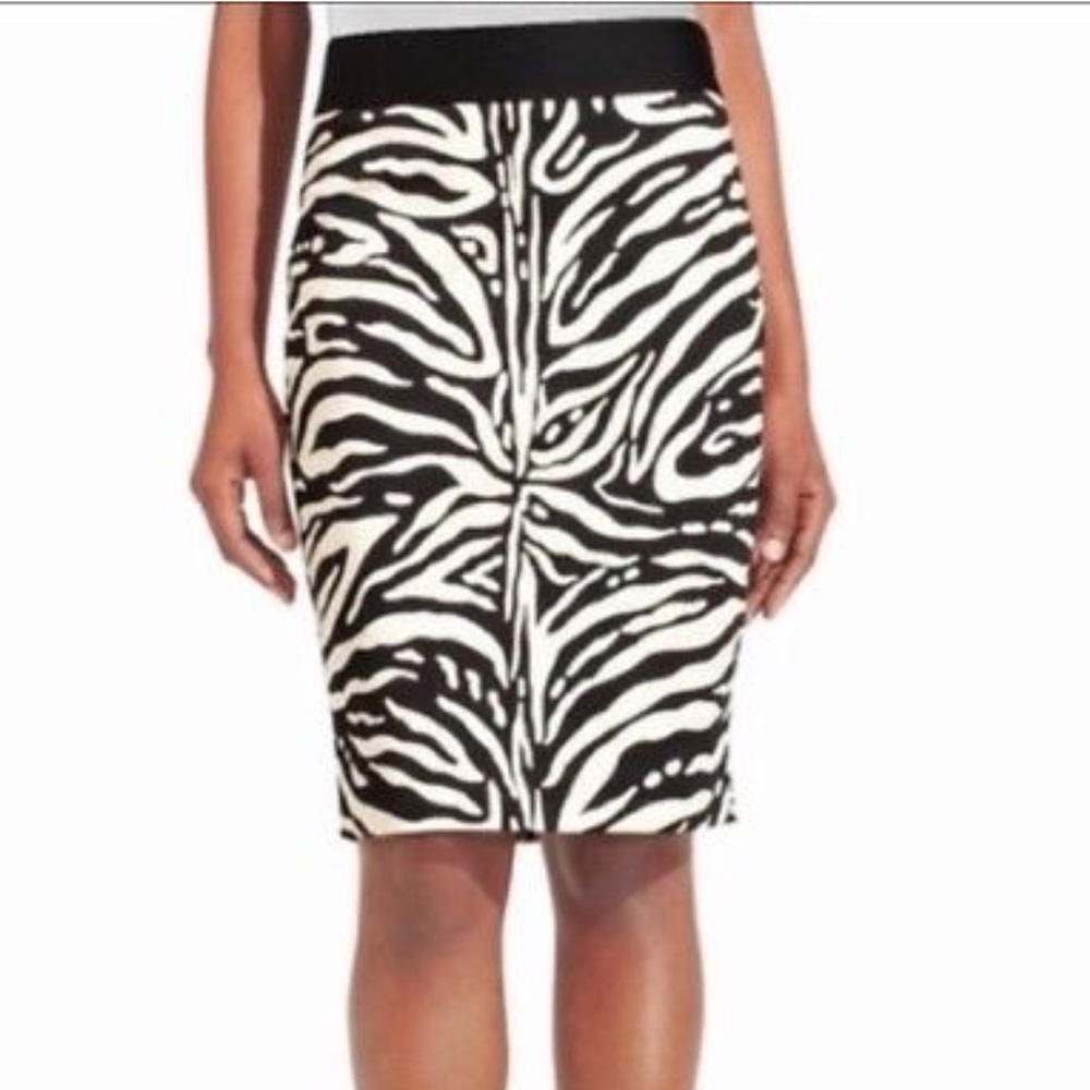 ♥️The Limited pencil skirt♥️